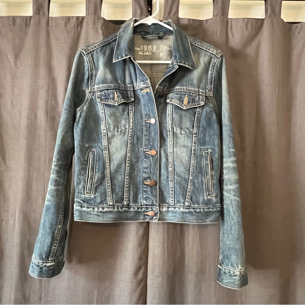GAP 1969 jean jacket size small